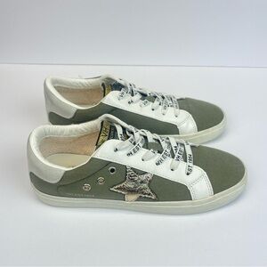 Vintage Havana Original Design Green and White Sneakers Women’s Size 8.5